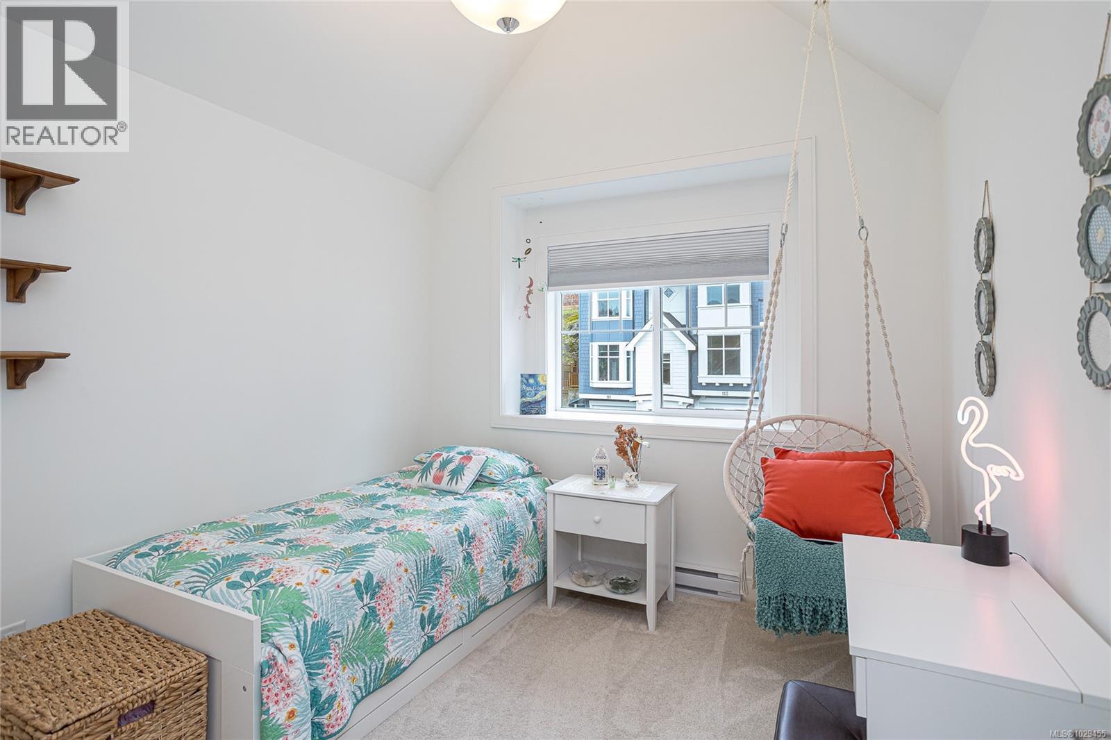 #114 1064 GALA CRT - 30