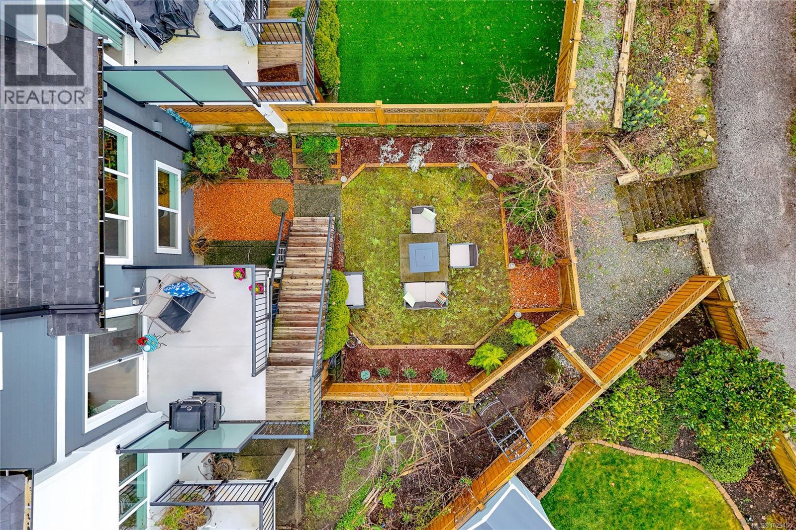 #114 1064 GALA CRT - 47