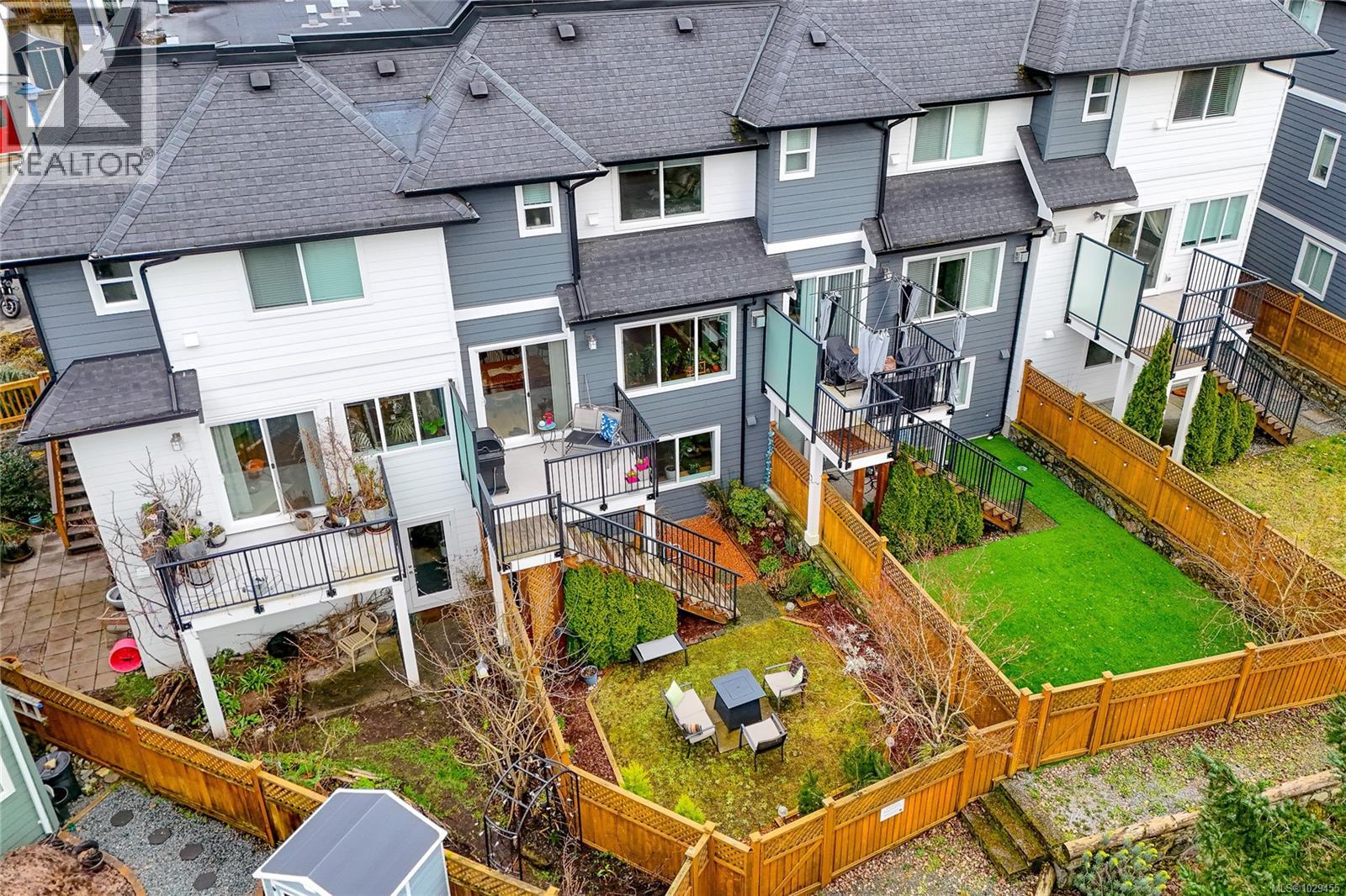 #114 1064 GALA CRT - 48