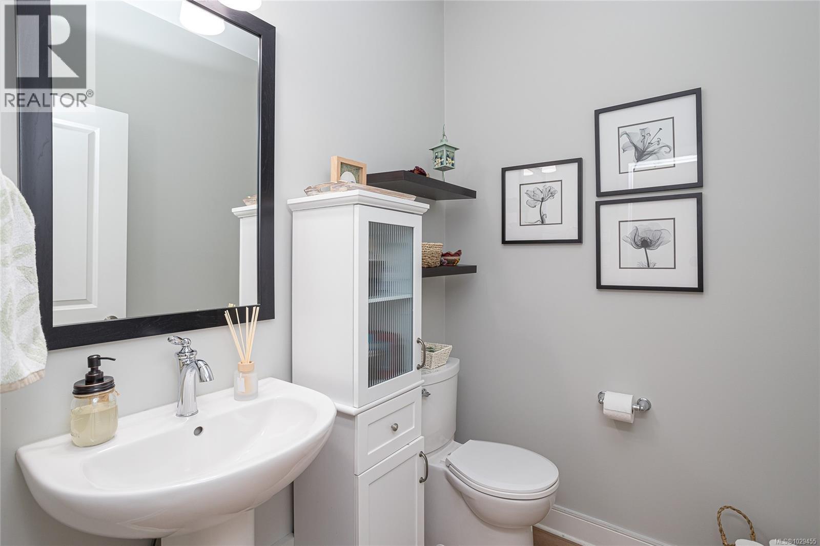 #114 1064 GALA CRT - 8