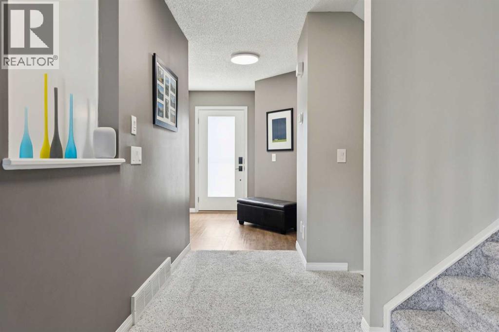 Single Family House for Sale in  Sandringham Road NW Sandstone Valley Calgary 