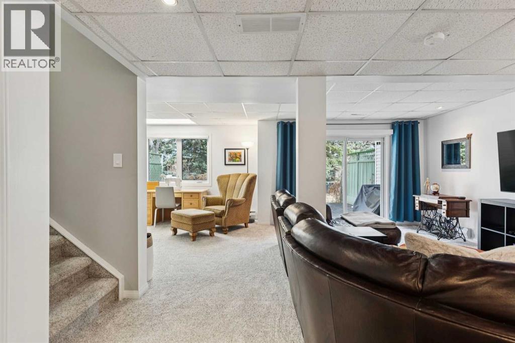 Single Family House for Sale in  Sandringham Road NW Sandstone Valley Calgary 