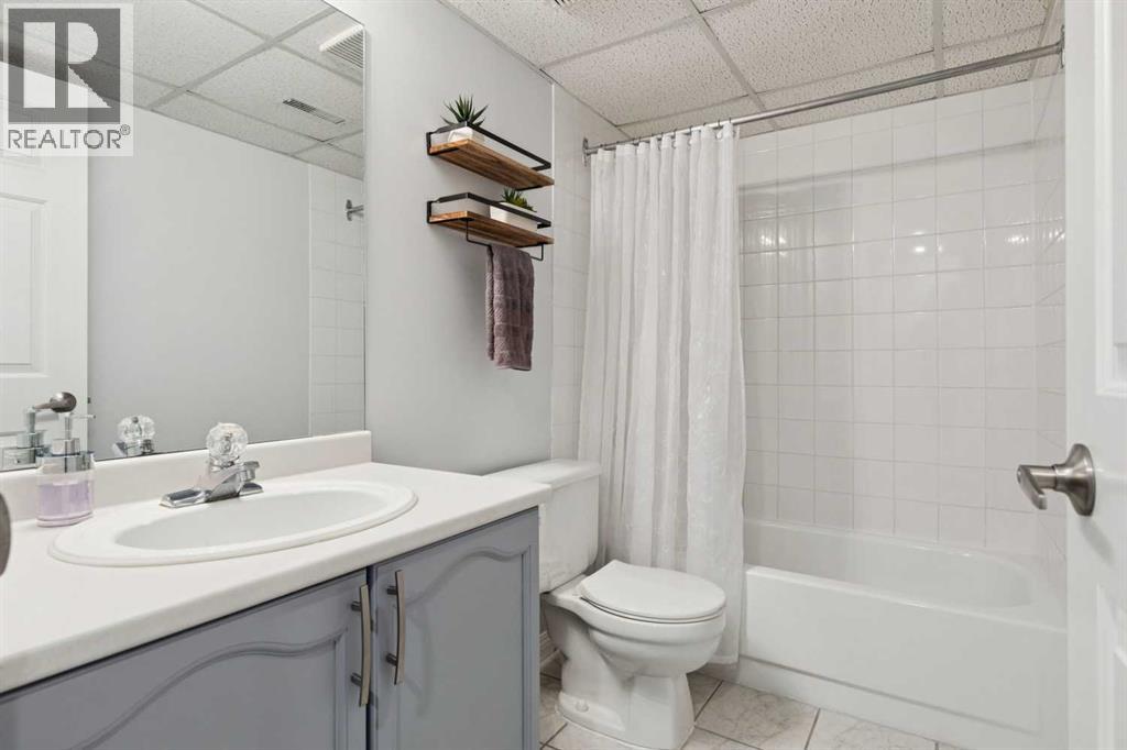 Single Family House for Sale in  Sandringham Road NW Sandstone Valley Calgary 