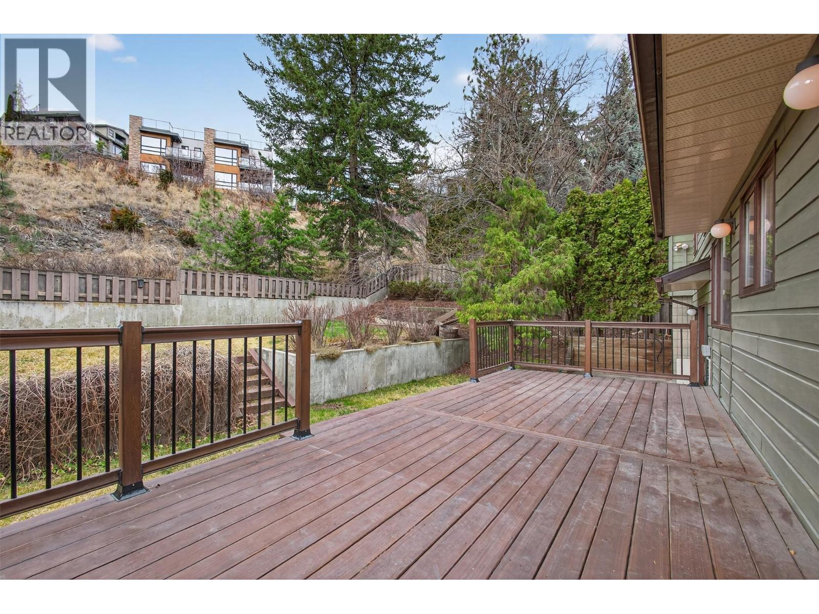 1812 Olympus Way, West Kelowna