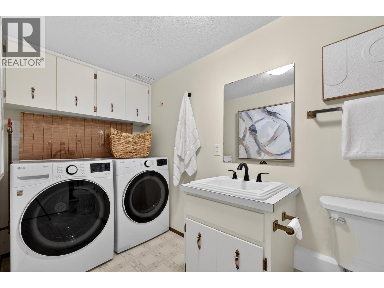 1812 Olympus Way, West Kelowna