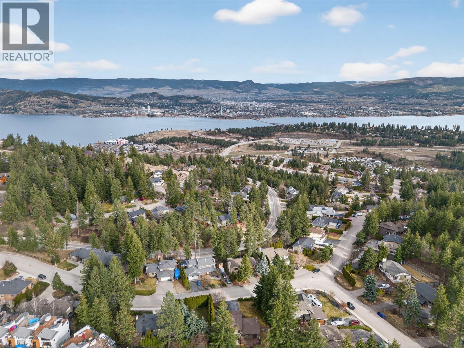 1812 Olympus Way, West Kelowna