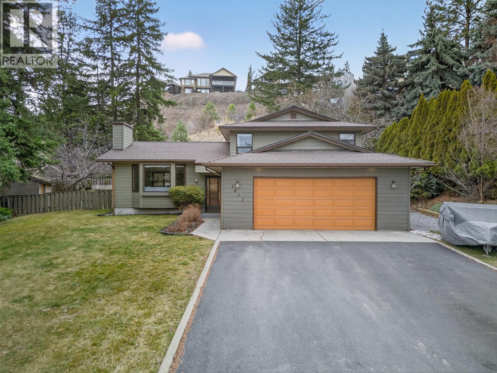 1812 Olympus Way, West Kelowna