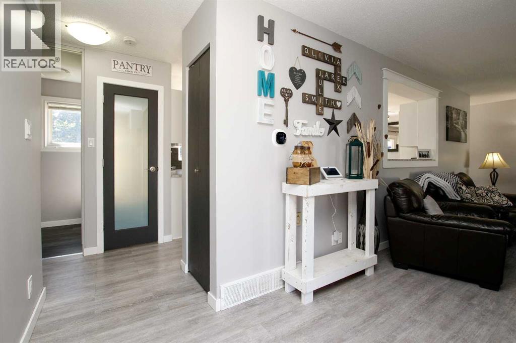 4 Mckee Close, Red Deer