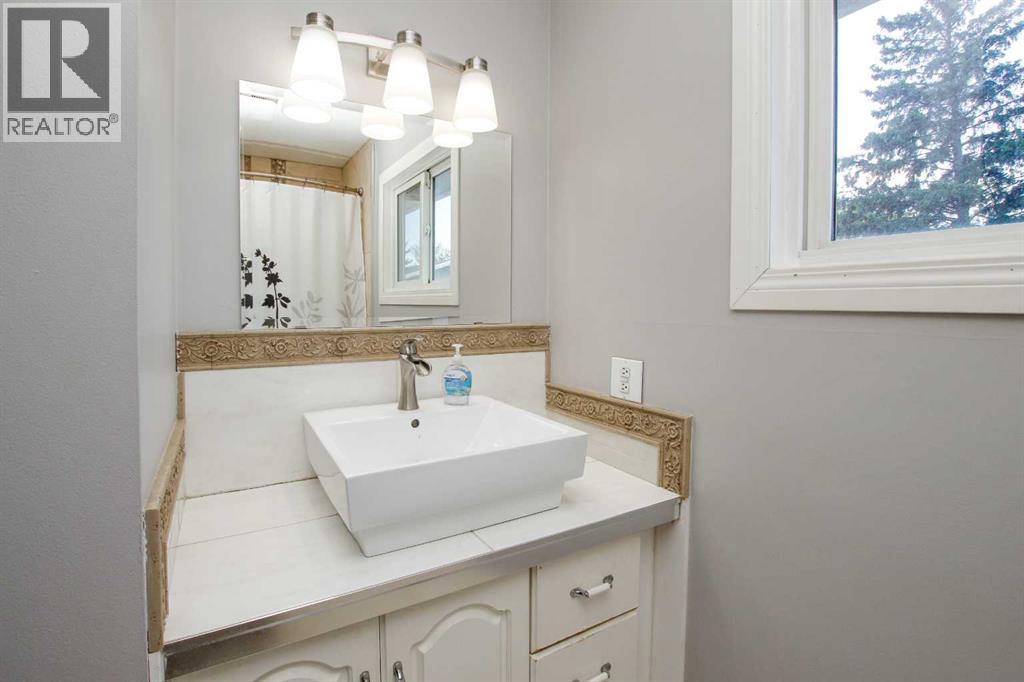 4 Mckee Close, Red Deer