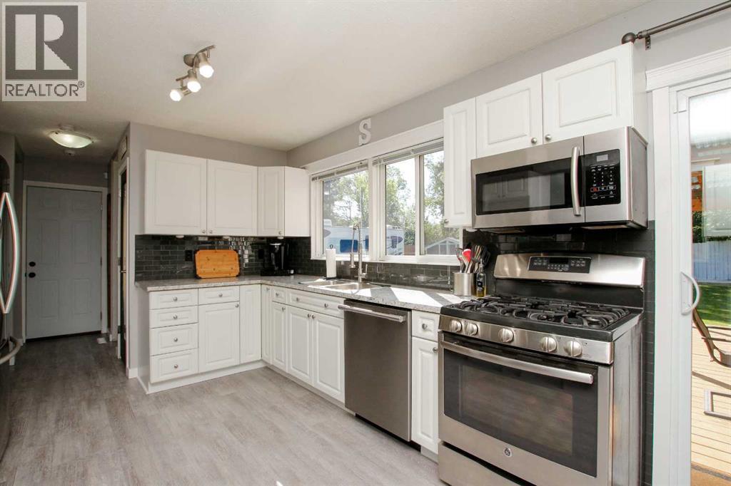 4 Mckee Close, Red Deer