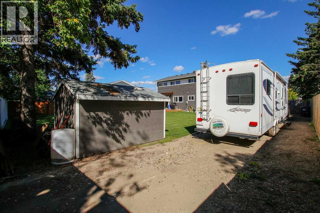 4 Mckee Close, Red Deer