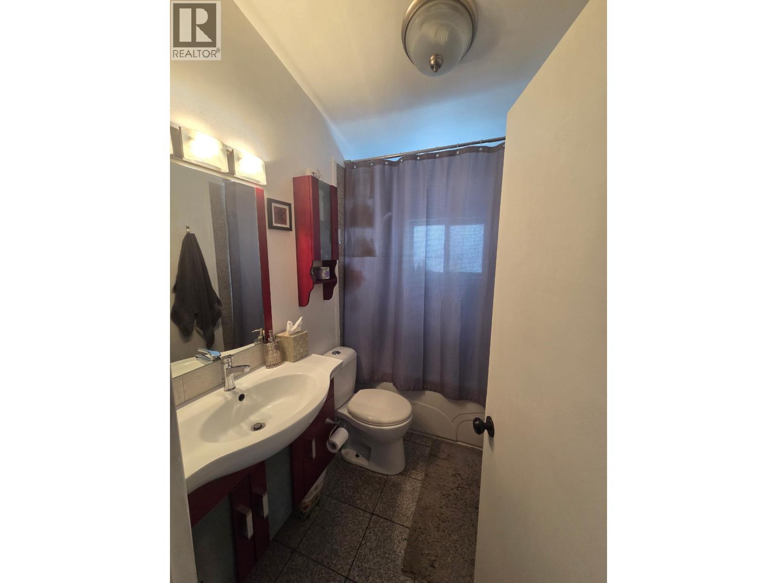 9208 107 AVENUE - 13