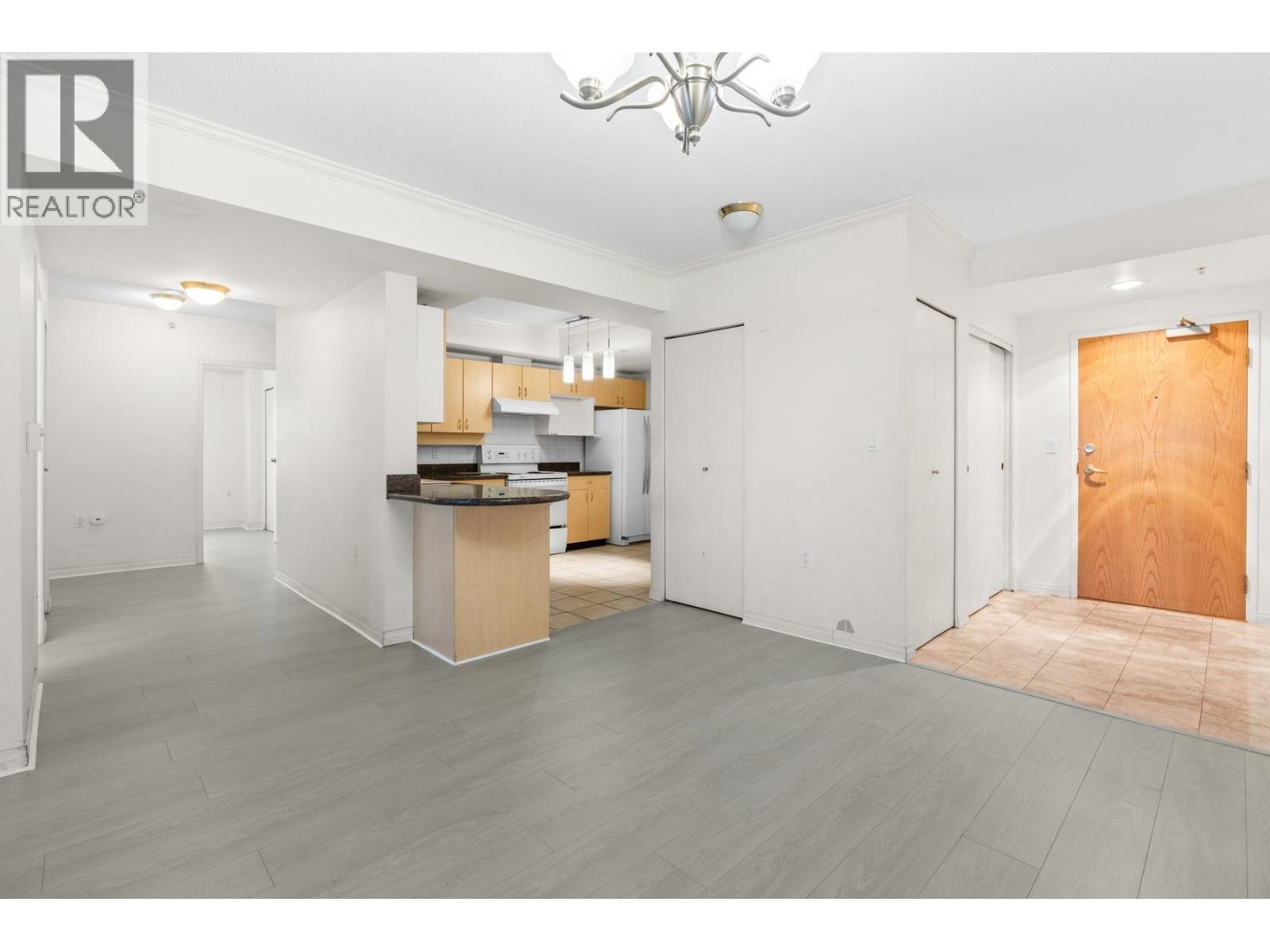 #1605-6611 COONEY Road, Richmond