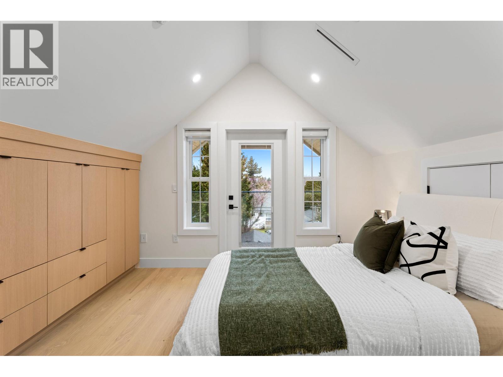 2 5306 CULLODEN STREET, Vancouver