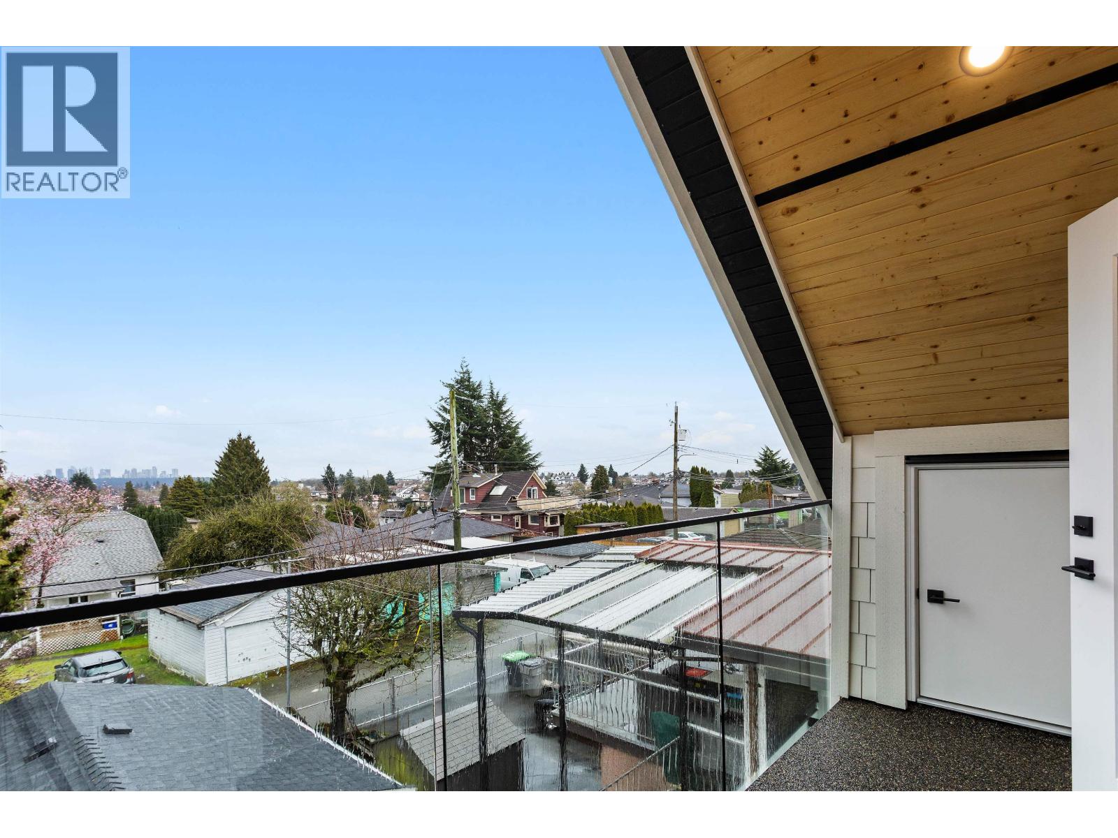 2 5306 CULLODEN STREET, Vancouver