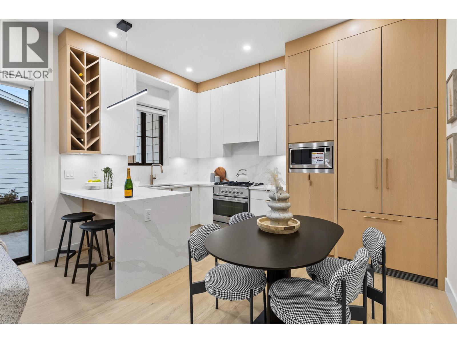 2 5306 CULLODEN STREET, Vancouver