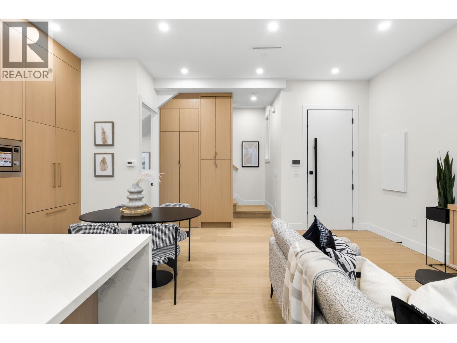 2 5306 CULLODEN STREET, Vancouver