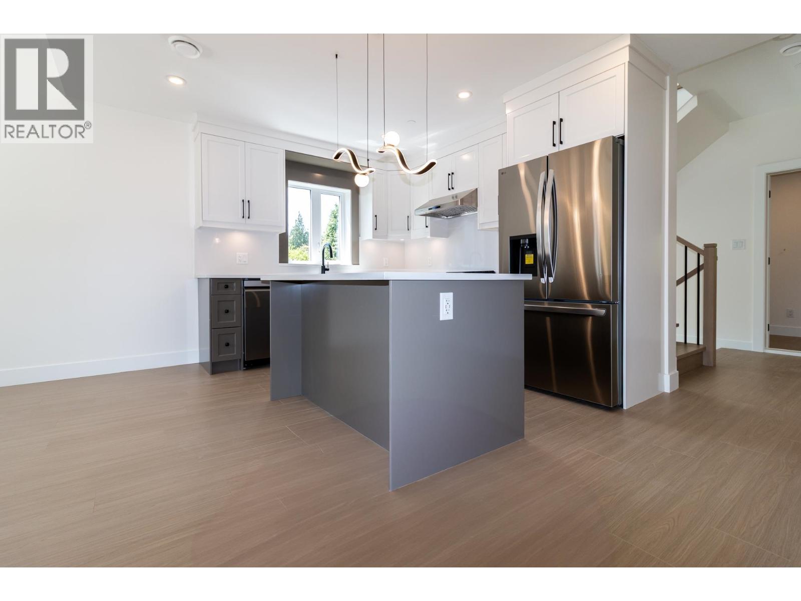 38891 GARIBALDI AVENUE, Squamish