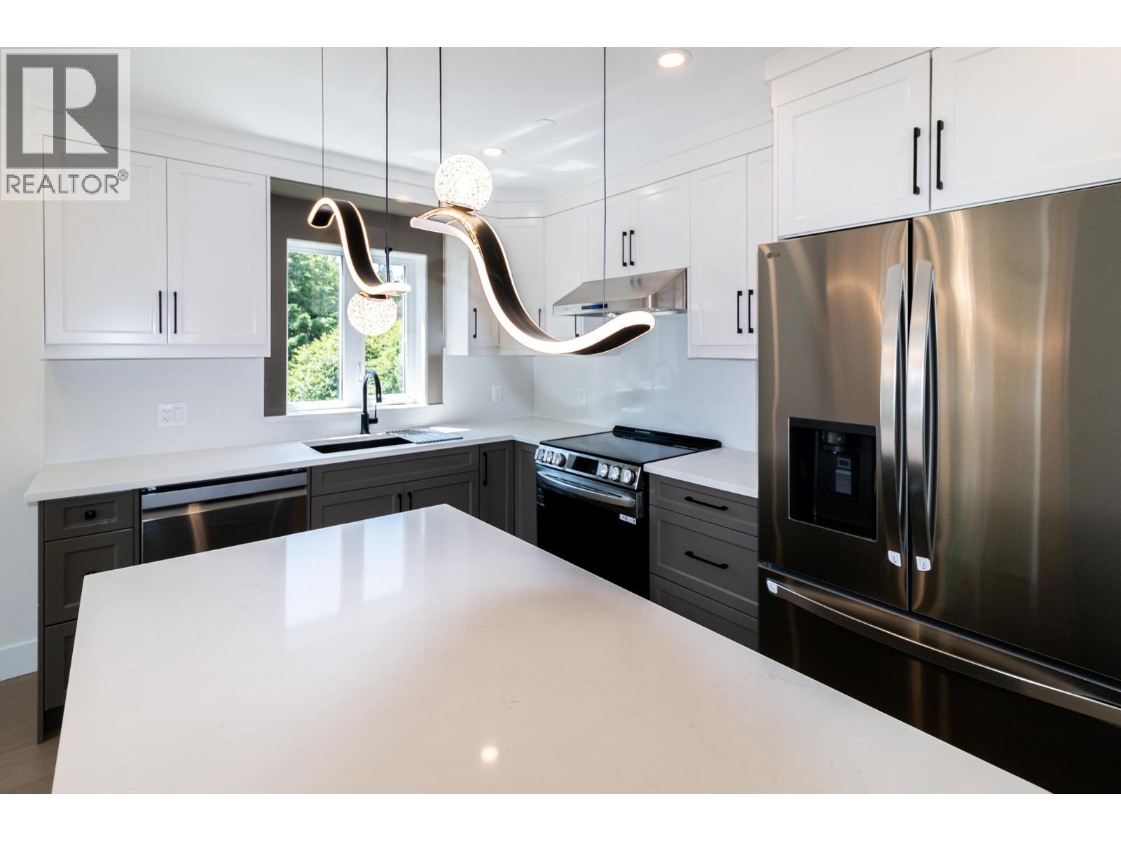 38891 GARIBALDI AVENUE, Squamish