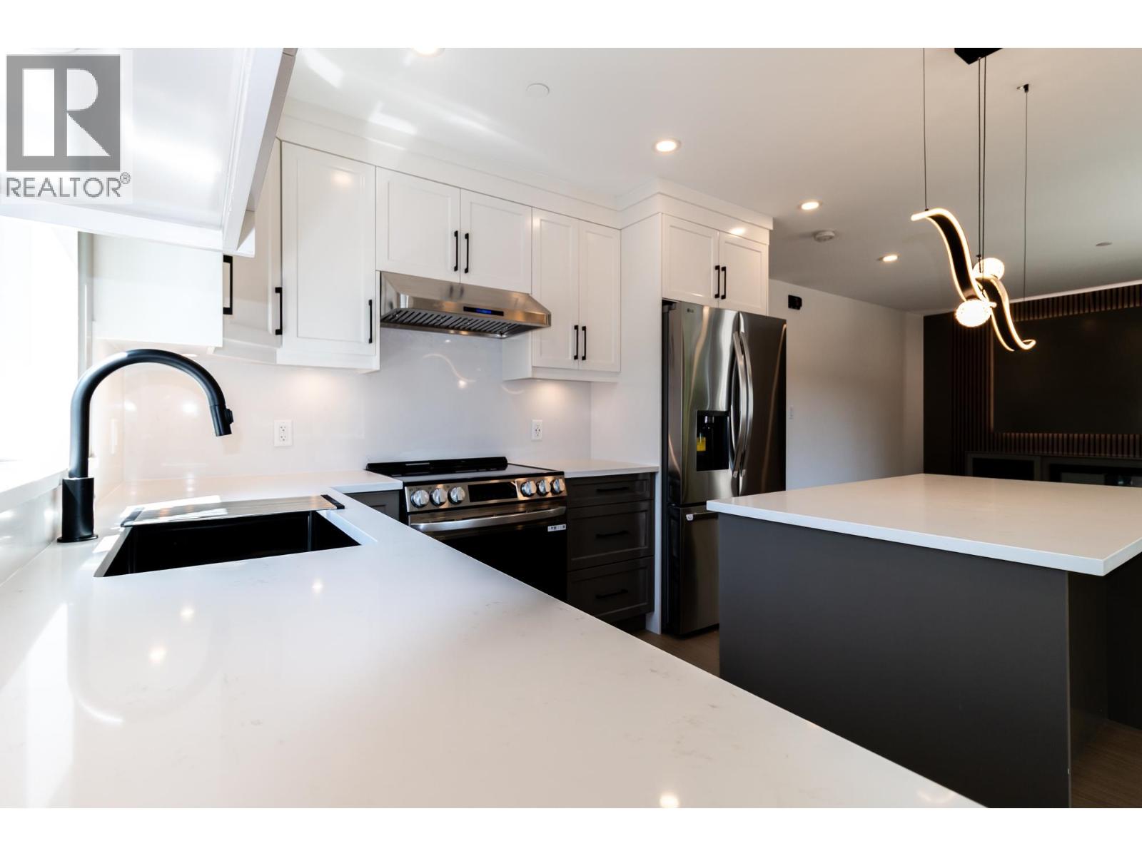 38891 GARIBALDI AVENUE, Squamish