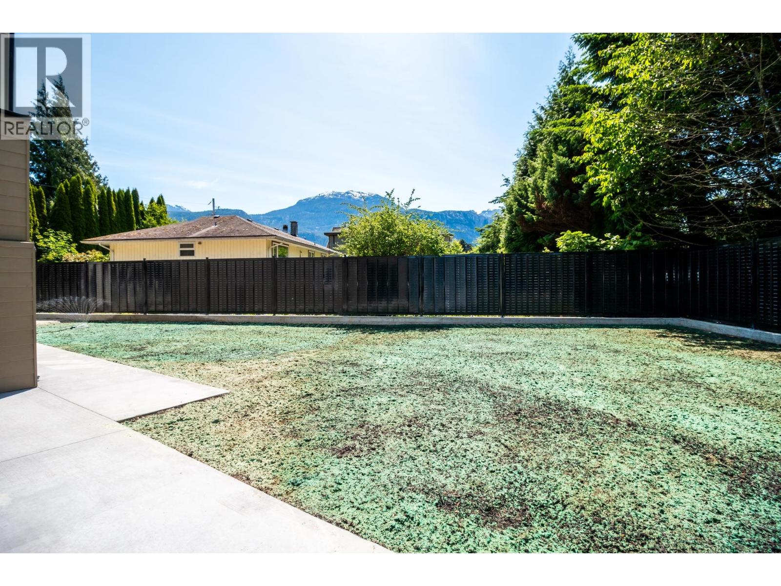 38891 GARIBALDI AVENUE, Squamish