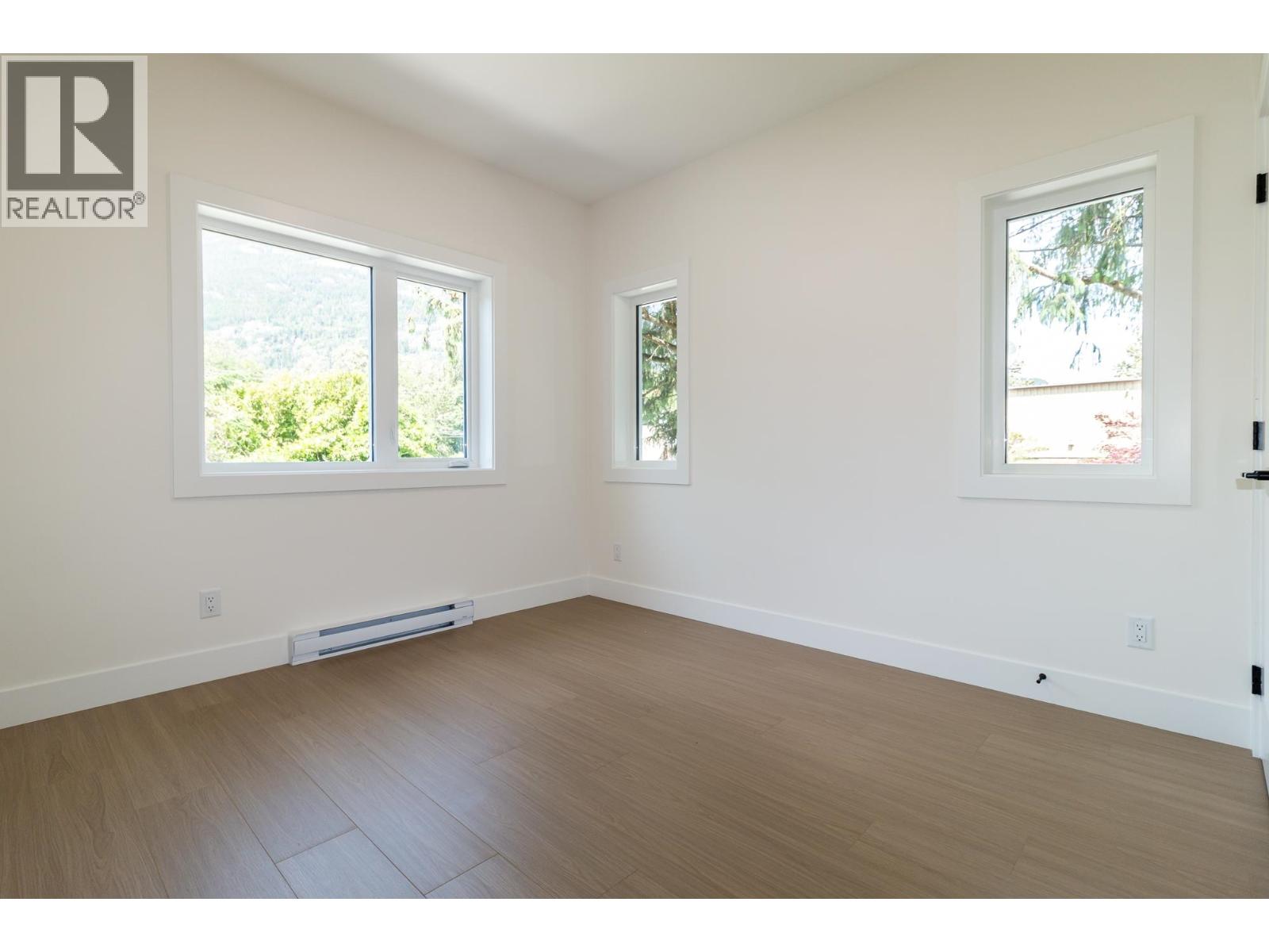 38891 GARIBALDI AVENUE, Squamish