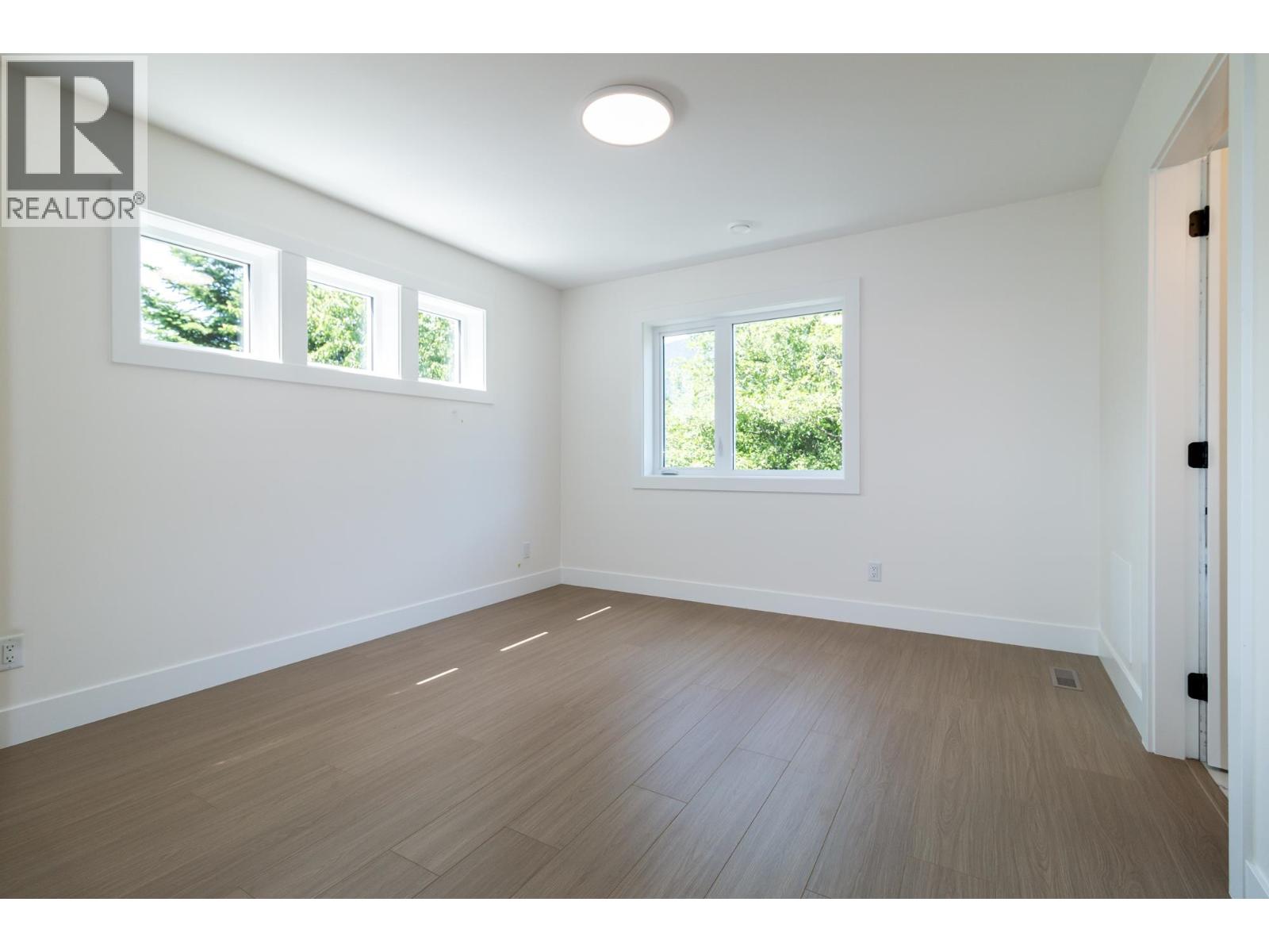 38891 GARIBALDI AVENUE, Squamish