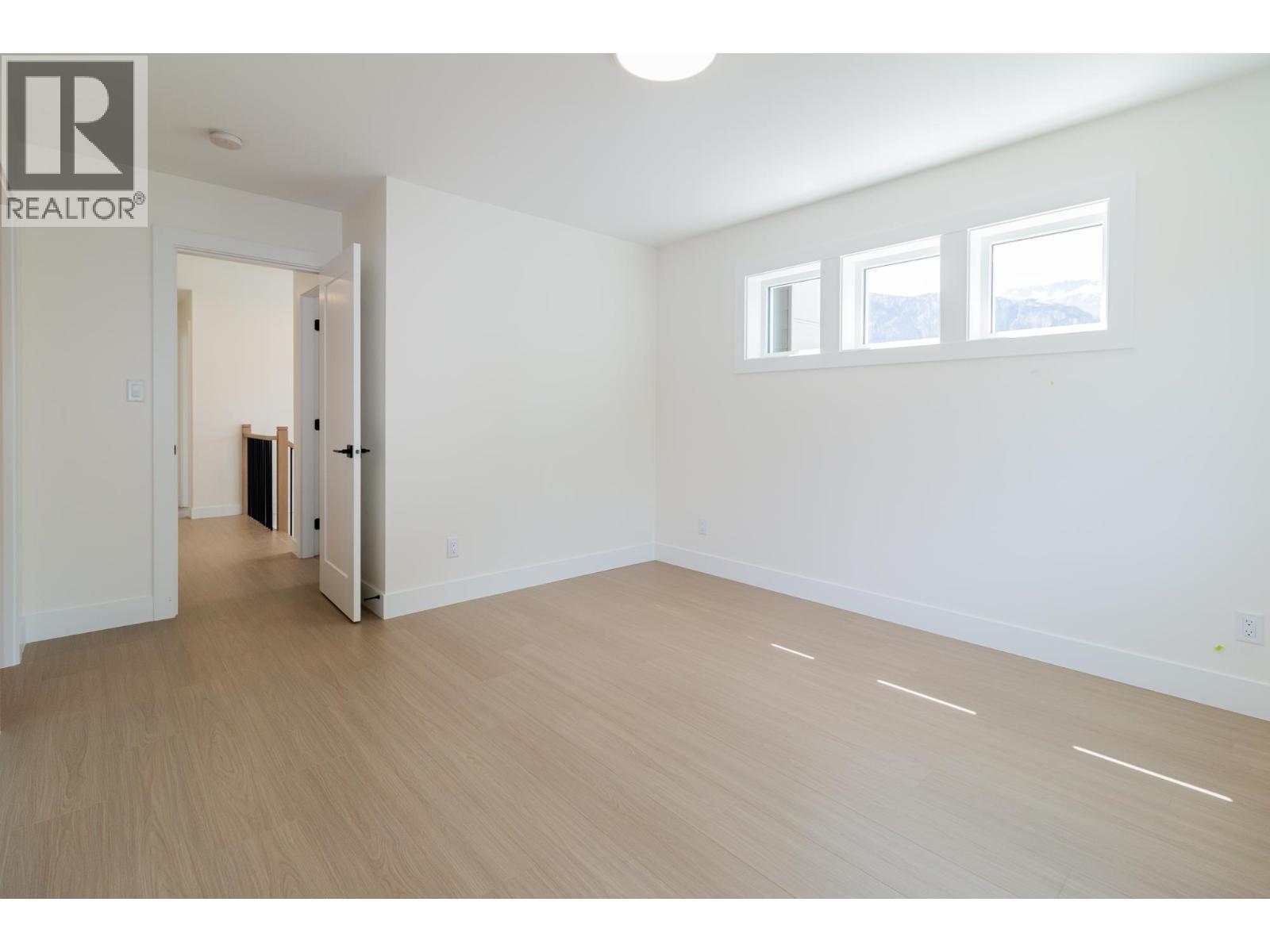 38891 GARIBALDI AVENUE, Squamish