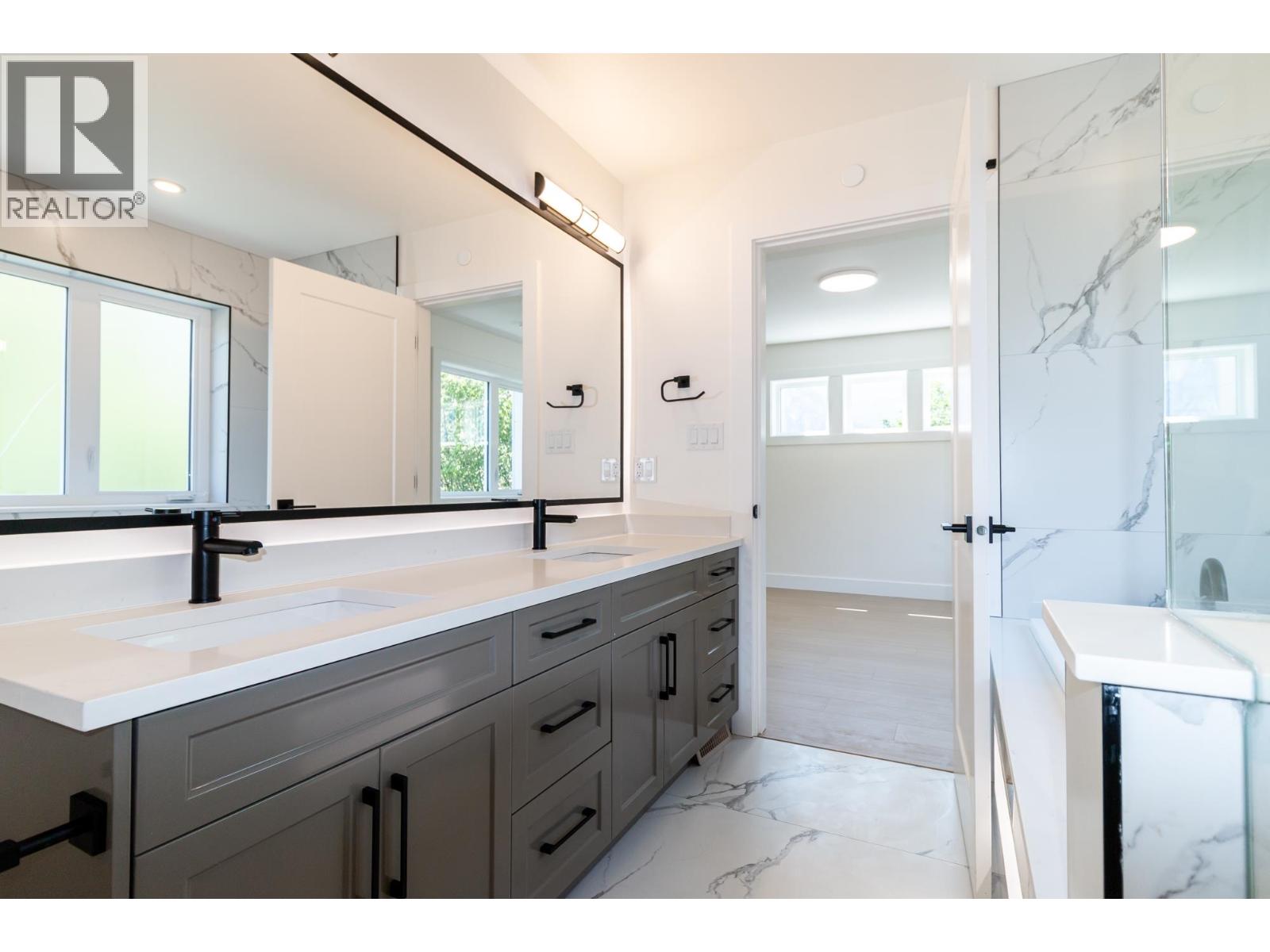 38891 GARIBALDI AVENUE, Squamish