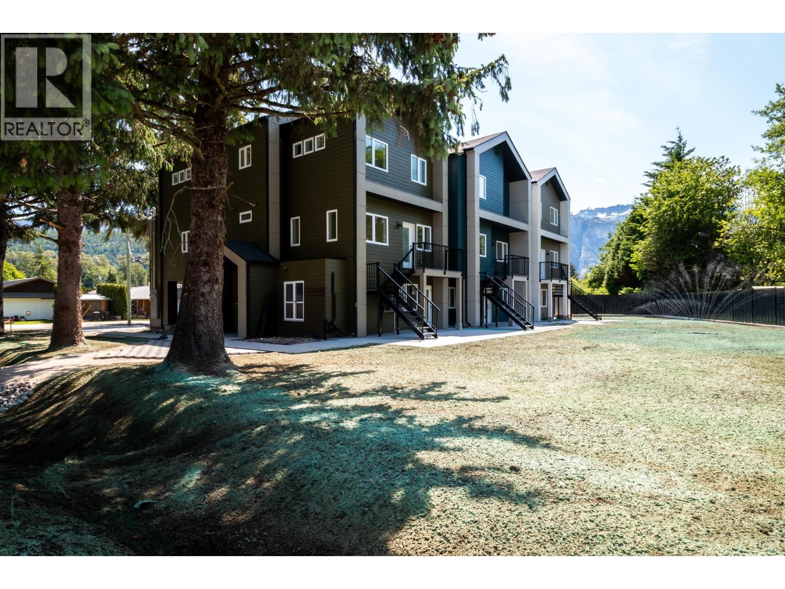 38891 GARIBALDI AVENUE, Squamish