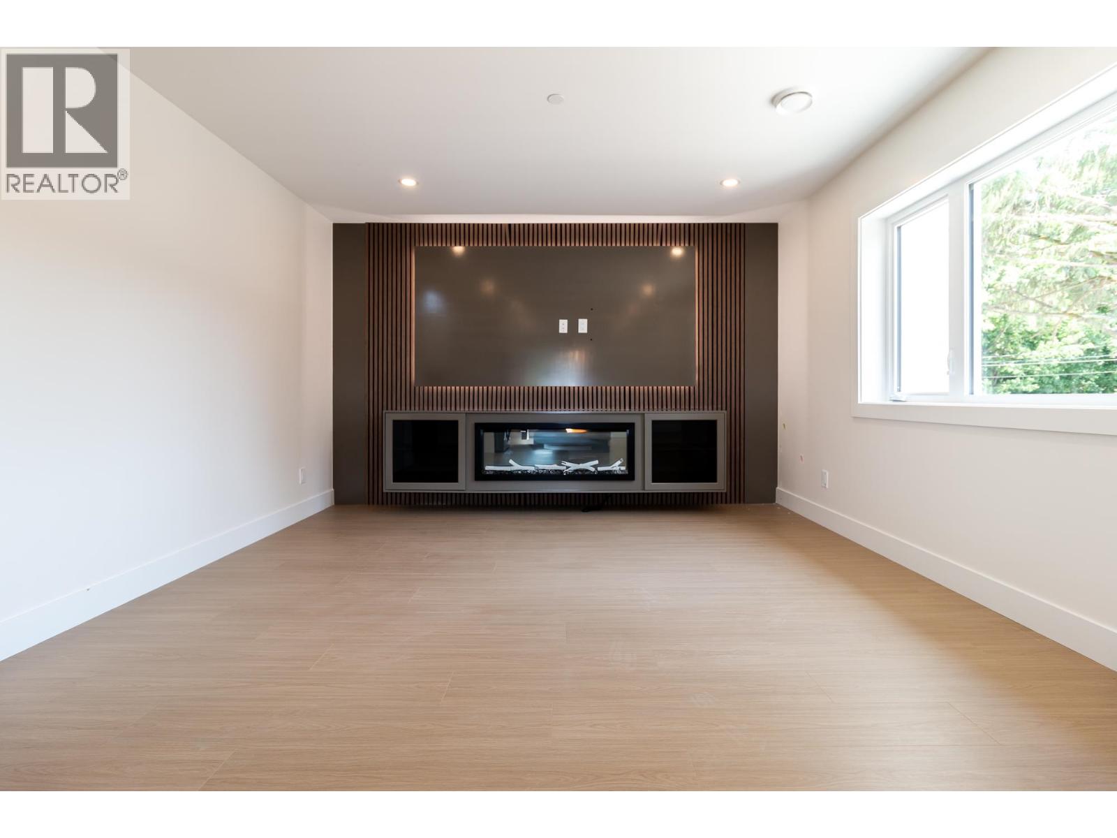 38891 GARIBALDI AVENUE, Squamish