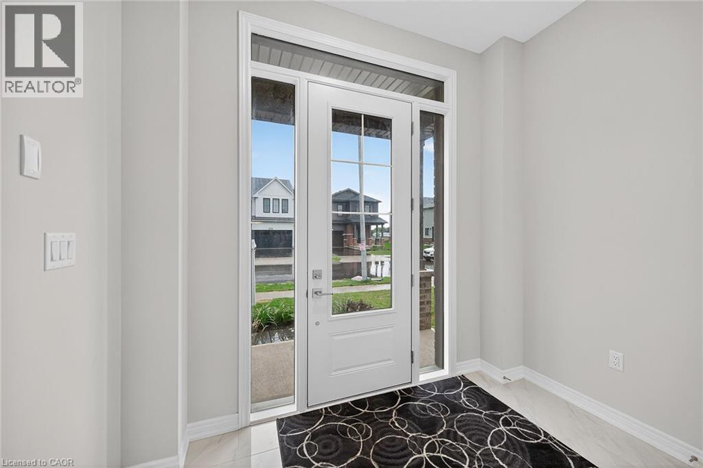 67 STARFIRE CRESCENT - 17