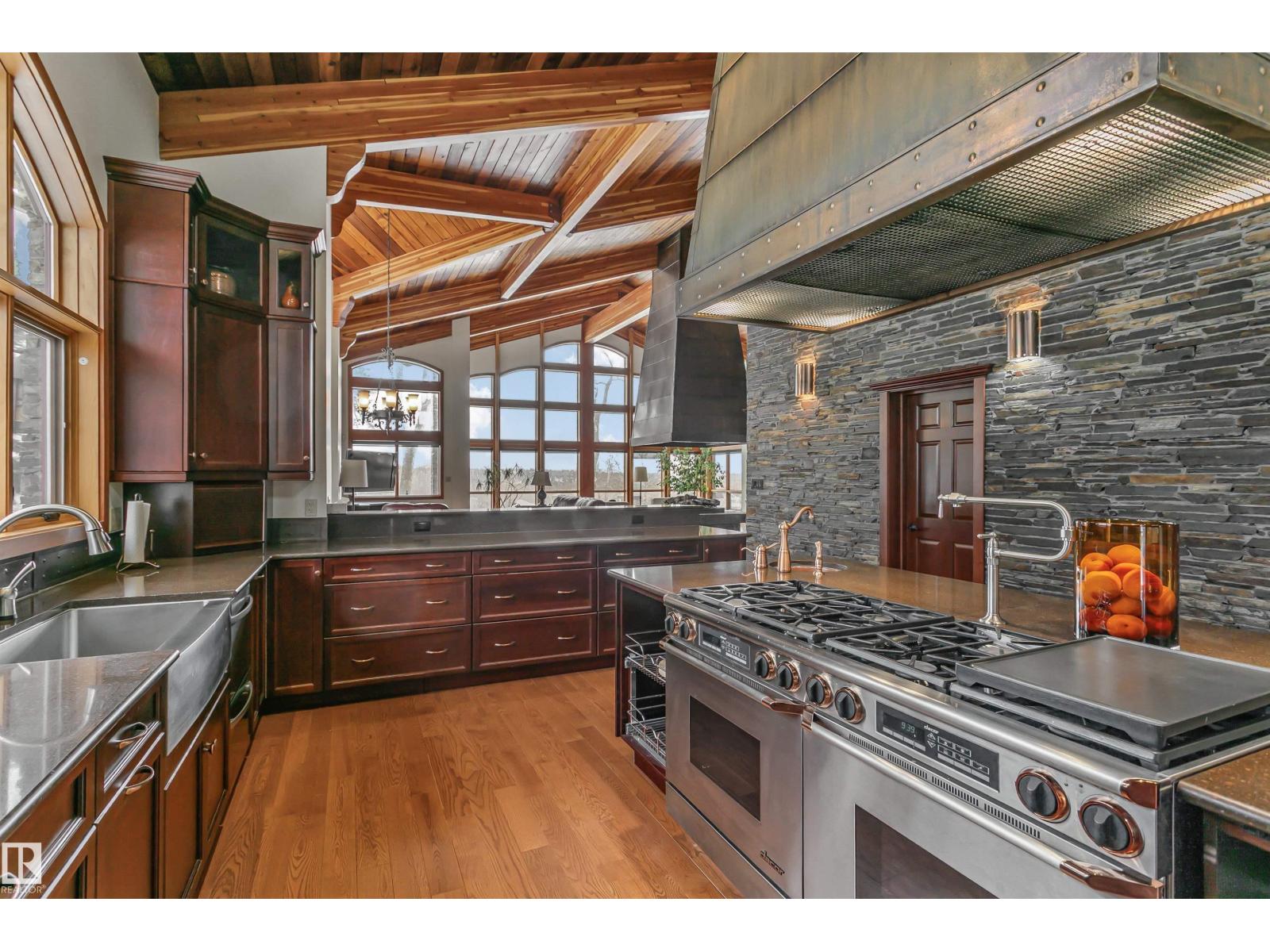 12 WELLINGTON CR NW - 36