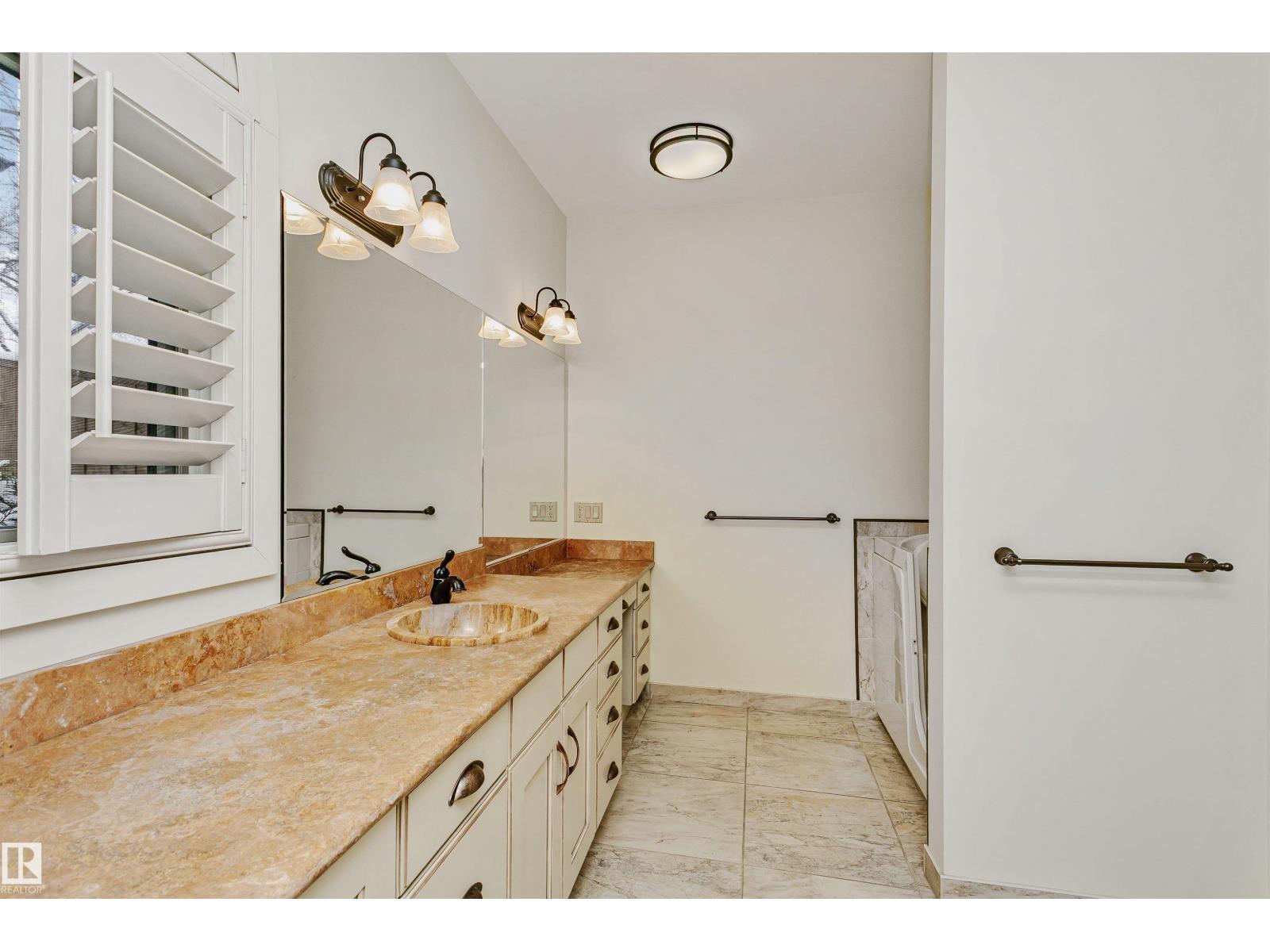 12 WELLINGTON CR NW - 41