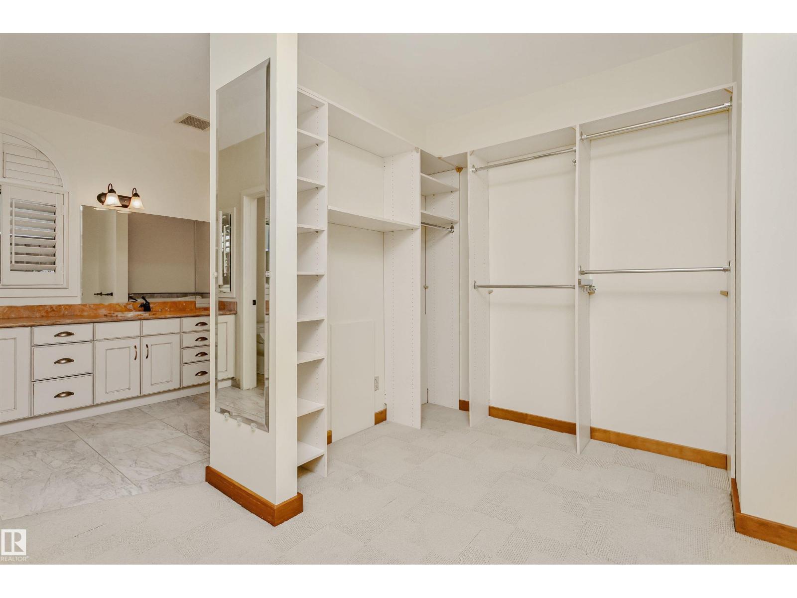 12 WELLINGTON CR NW - 43