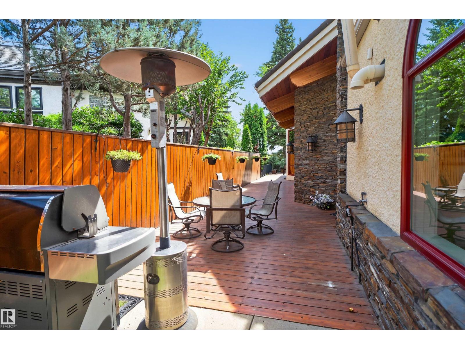 12 WELLINGTON CR NW - 62