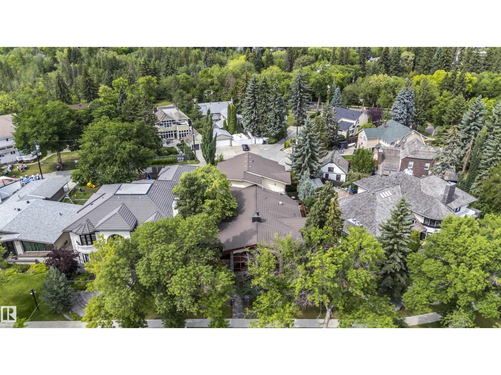 12 WELLINGTON CR NW - 70