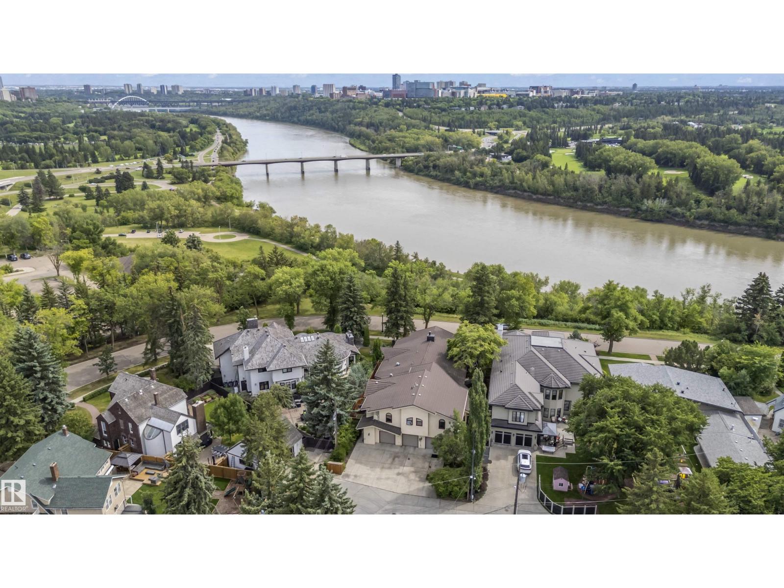 12 WELLINGTON CR NW - 71