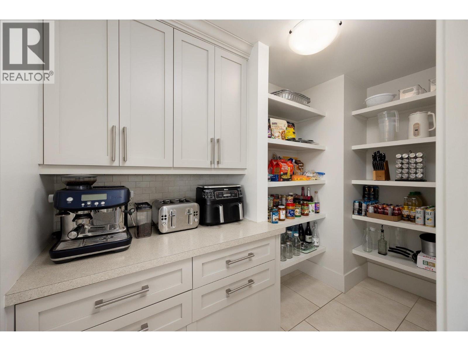  2523 Hillsborough Road, West Kelowna