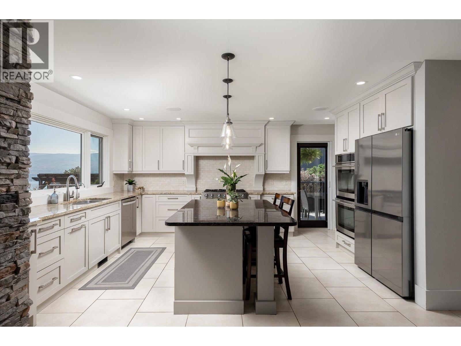  2523 Hillsborough Road, West Kelowna