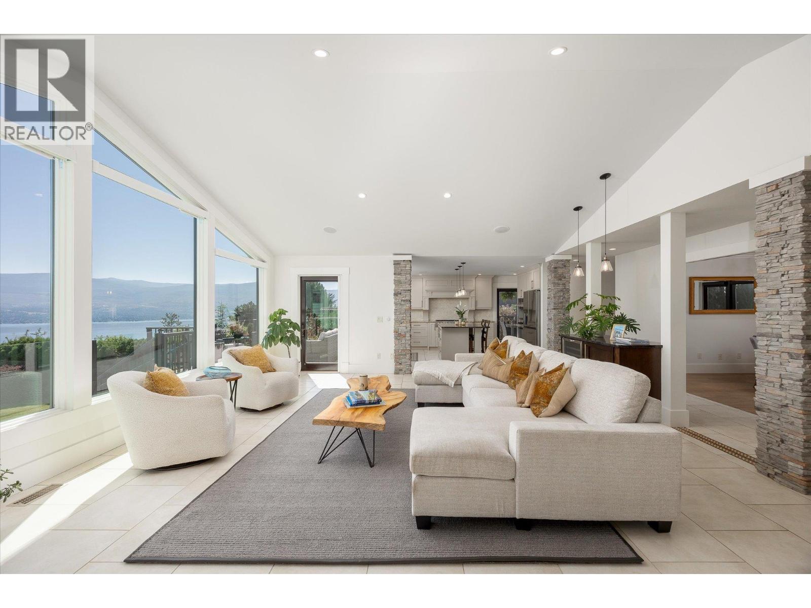  2523 Hillsborough Road, West Kelowna