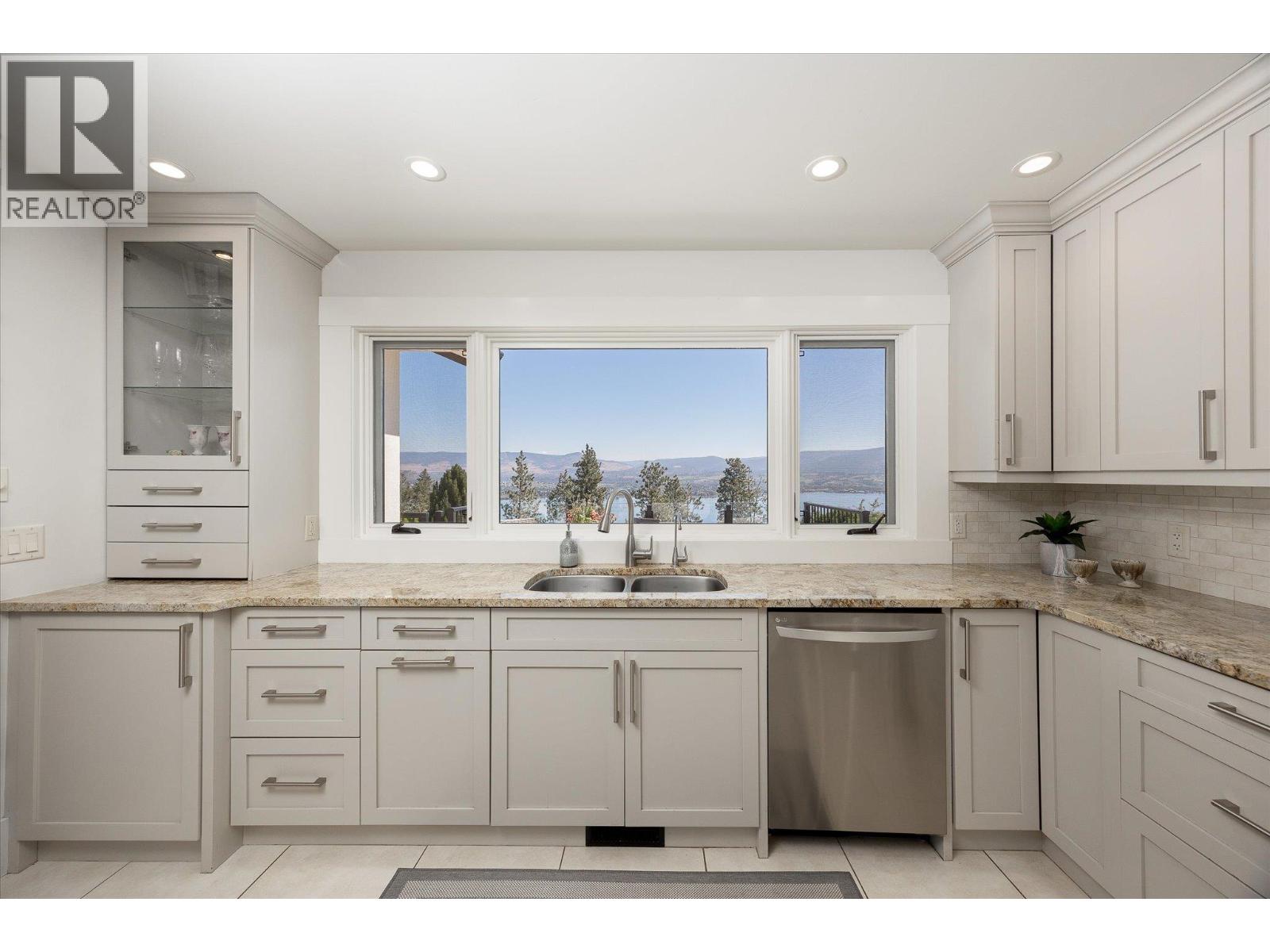  2523 Hillsborough Road, West Kelowna