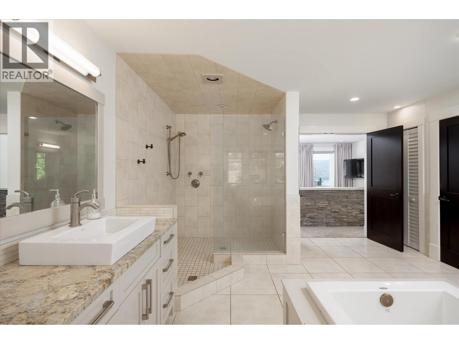  2523 Hillsborough Road, West Kelowna