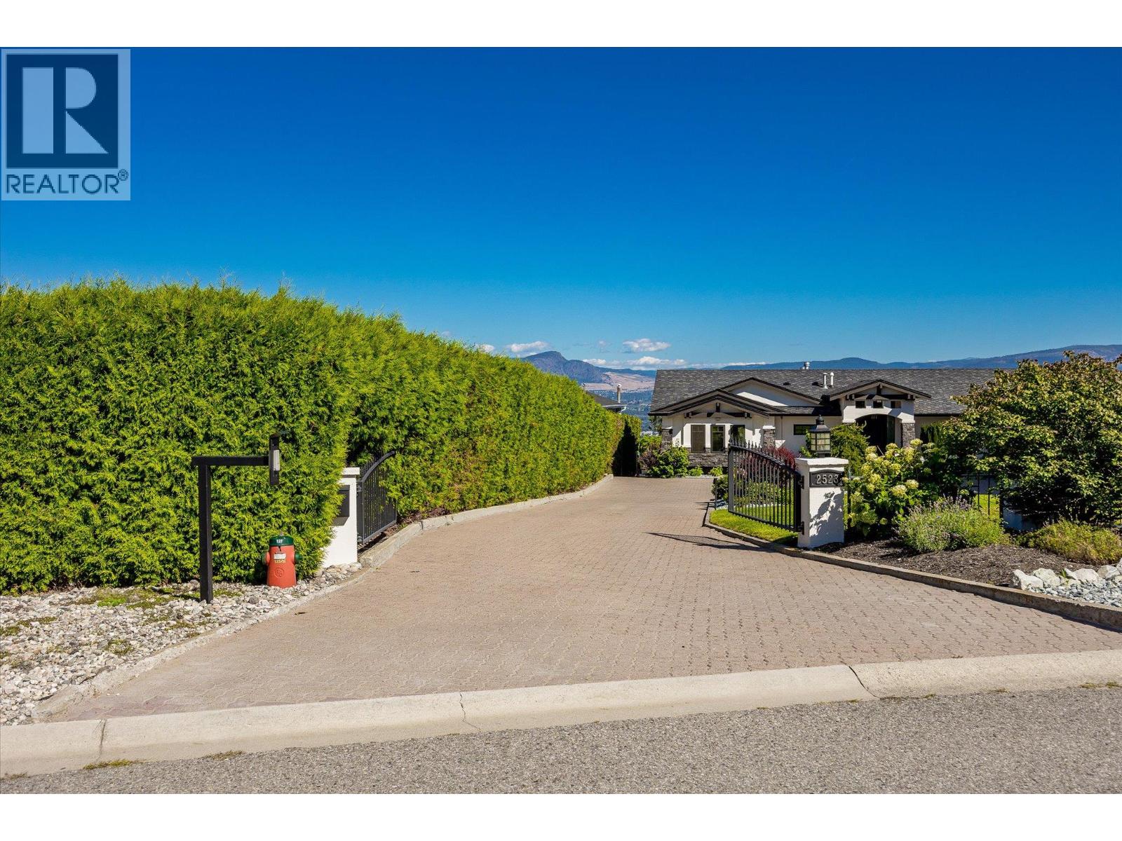  2523 Hillsborough Road, West Kelowna