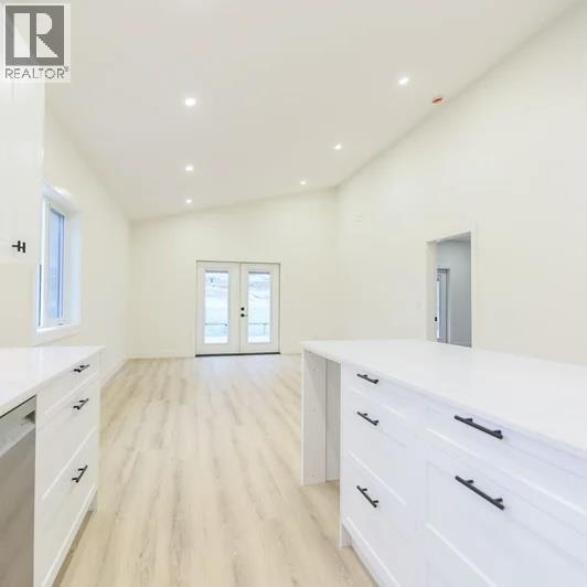 1242 COPPER Road, Oliver