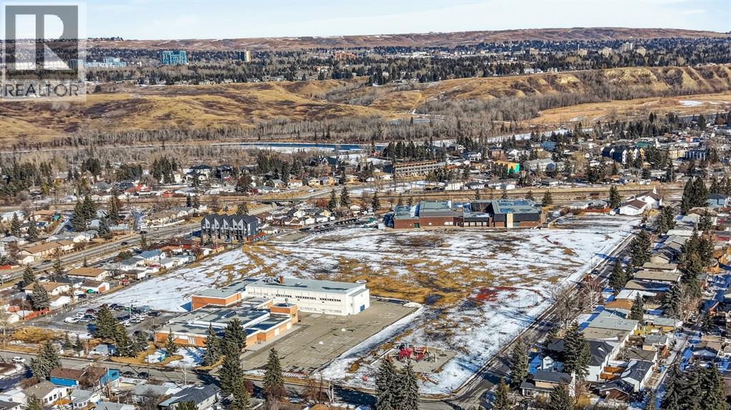 Single Family House for Sale in  Bow Grove NW Bowness Calgary 