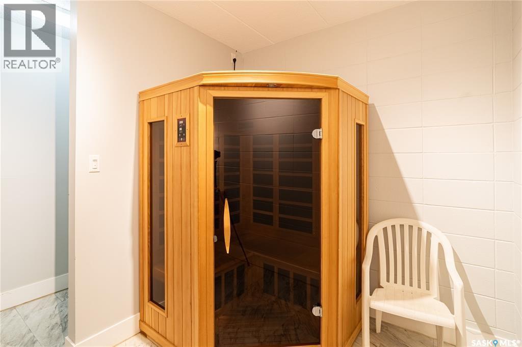 Single Family House High rise for Sale in   Westfield DRIVE Regina 