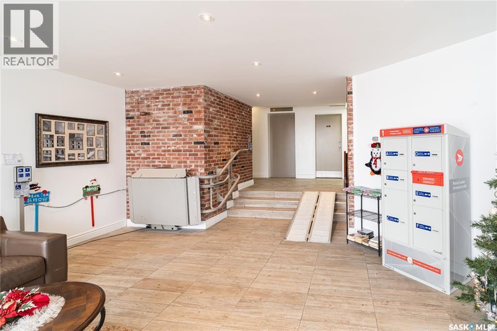 Single Family House High rise for Sale in   Westfield DRIVE Regina 