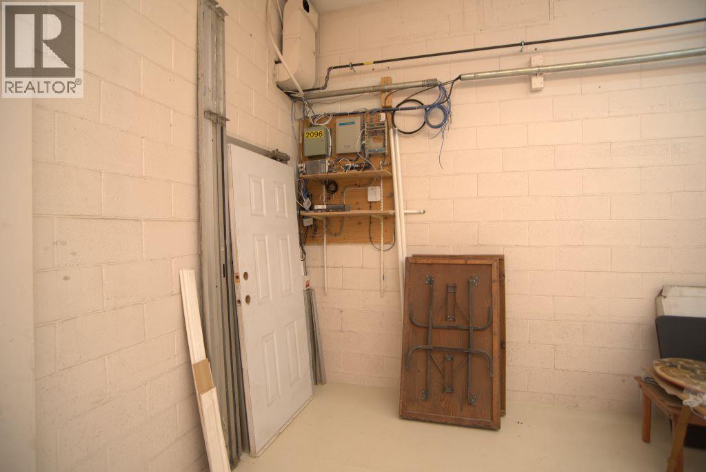 1267 & 1255 Cedar Avenue, Trail