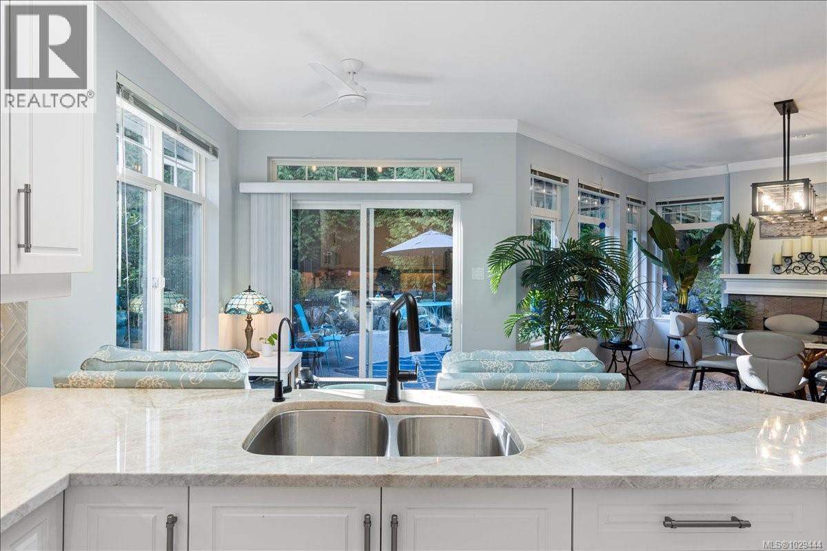 1254 SATURNA DR - 20